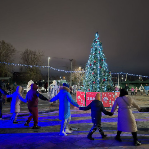 Елка, резиденция и почта Деда Мороза: парк «Ривьера» открывает зимний сезон и зовет на праздник