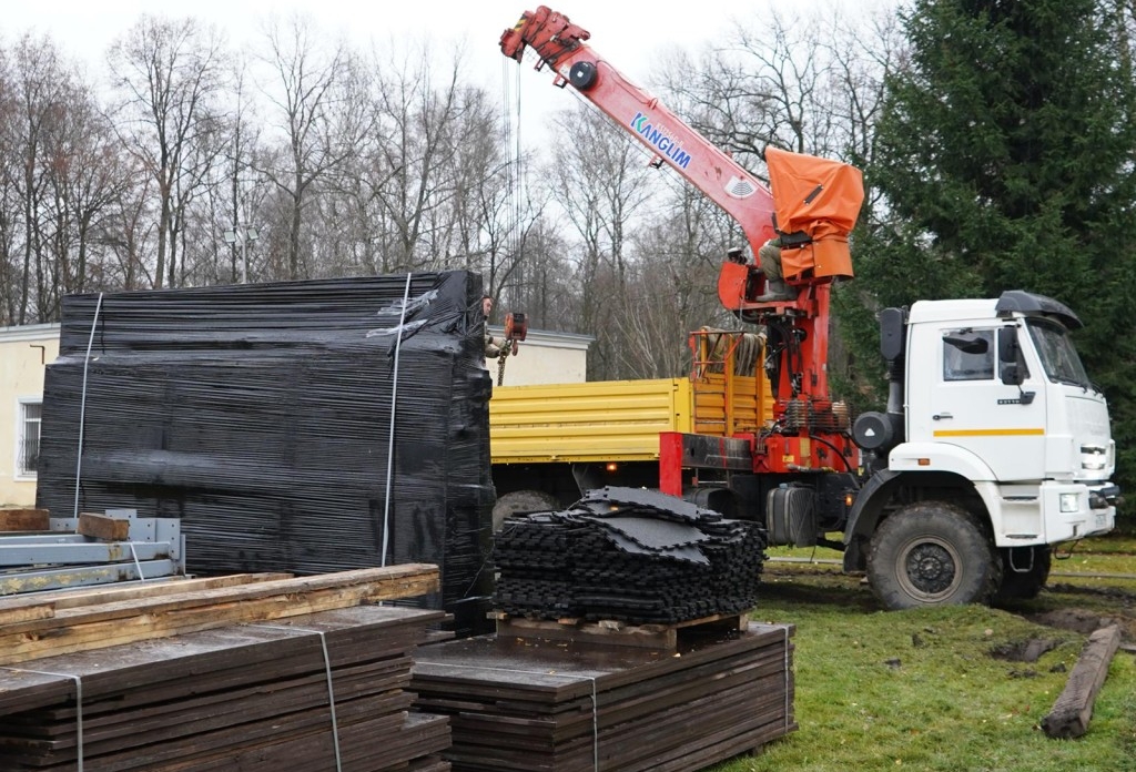 Массовые катания и уроки хоккея: что ждет посетителей нового катка в Ступине