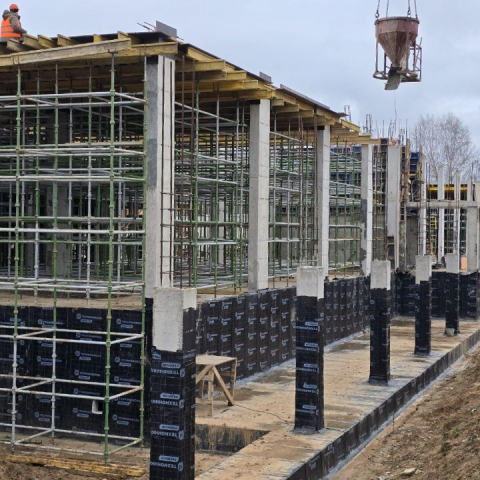 На городском стадионе «Спартак» в Можайске строят вторую секцию трибун