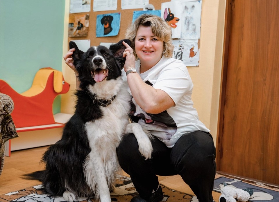 Пушистые терапевты в деле: как собаки в Орехово-Зуевском центре КРИА помогают детям найти дорогу к общению