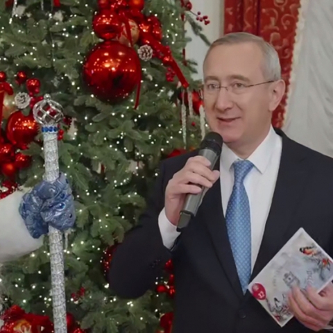 «Ёлка добра» в Калужской области исполняет детские мечты