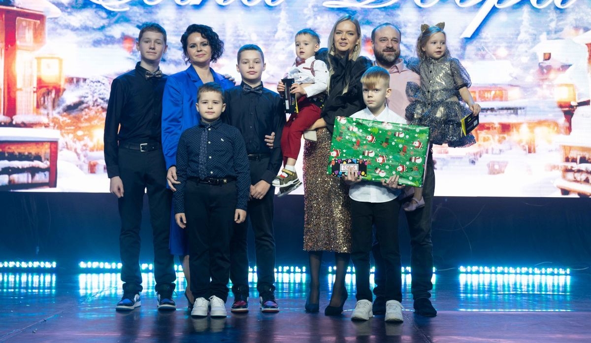 Елка Добра продолжает исполнять детские желания