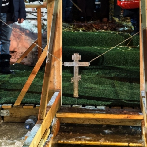 Крещенские купания прошли у собора Рождества Пресвятой Богородицы в Орехово-Зуеве