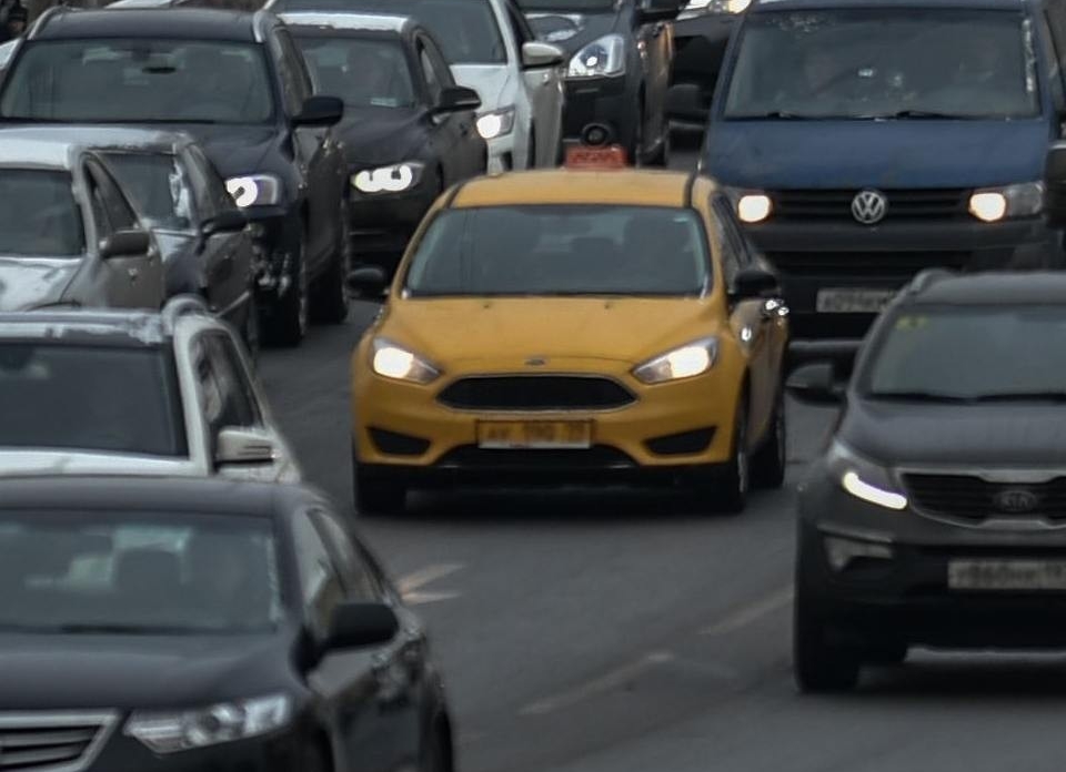 Движение автотранспорта временно ограничено на улице Смычка