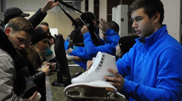 По студенческому: бесплатный прокат коньков откроют в Татьянин день в парке Мира