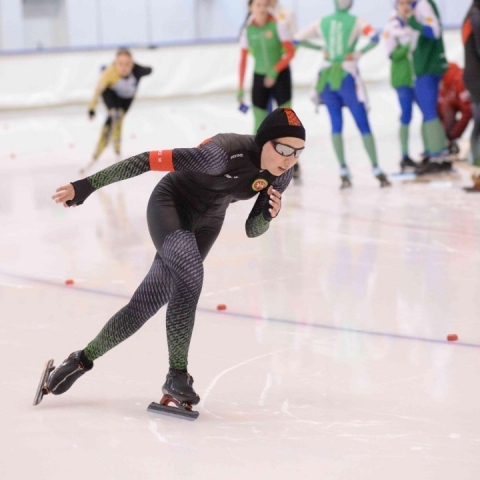 Коломна встречает скороходов: более 200 юных конькобежцев бьются за путевку на Спартакиаду