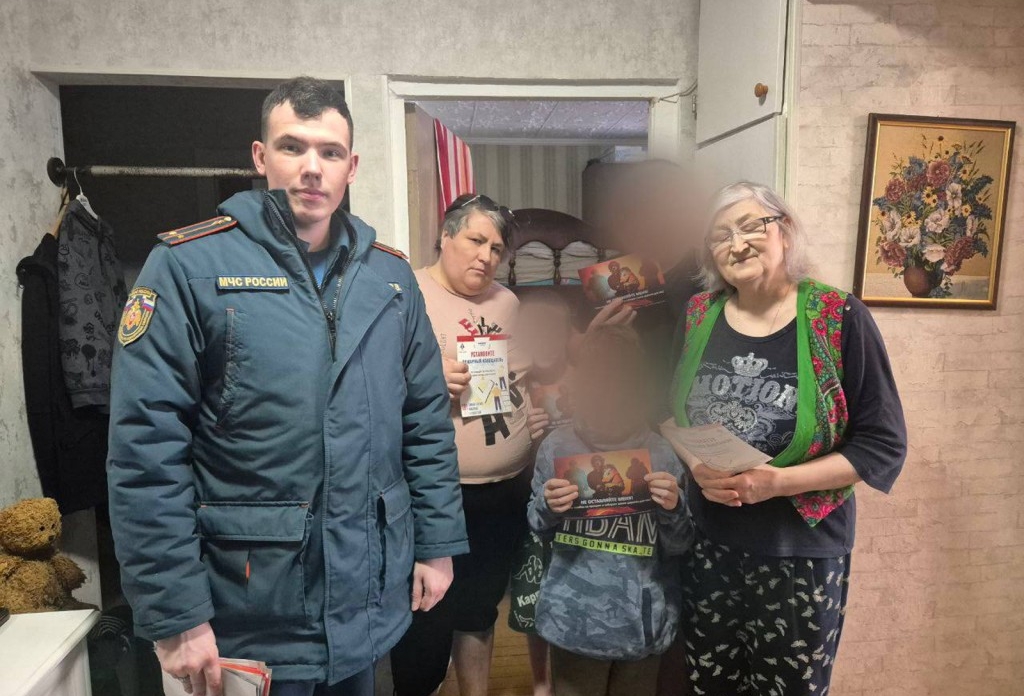 Свечи, гирлянды и печи: инспекторы Ступина проверяют жилой сектор