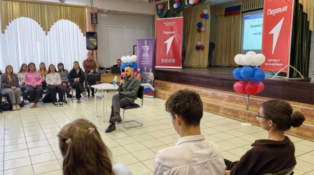 «Быть медиком — всегда учиться»: в Орехово-Зуеве врач вдохновил школьников на выбор профессии