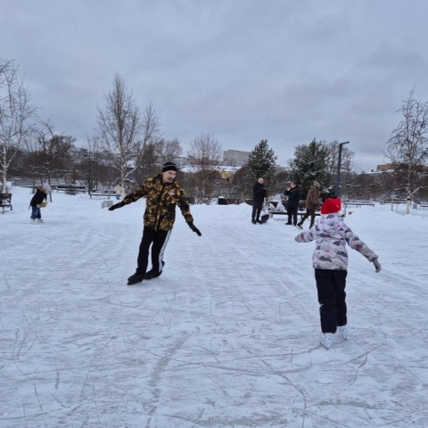 В Парке Победы Орехово-Зуева открыли бесплатный каток