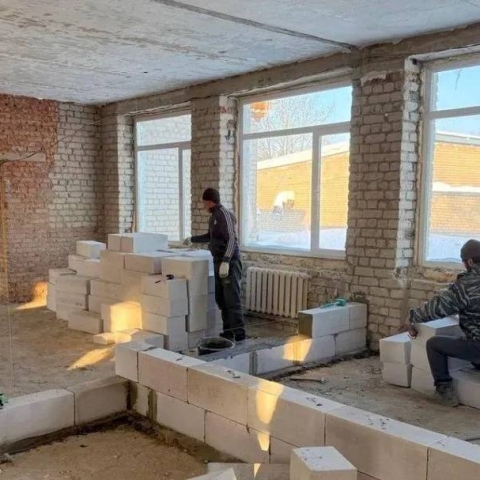 Без трещин и старых труб: в деревне Кабаново продолжается капремонт школы № 10