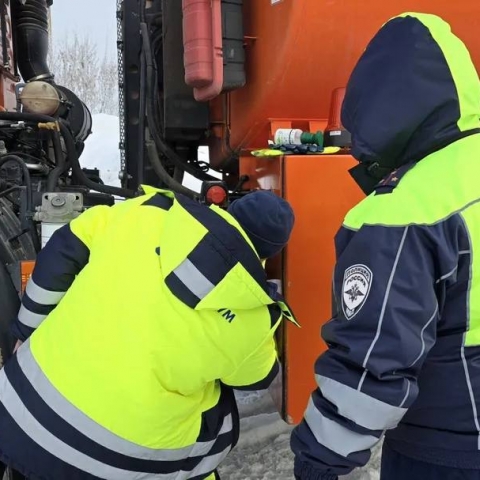 Особо опасные грузы проверяют на дорогах в Коломне