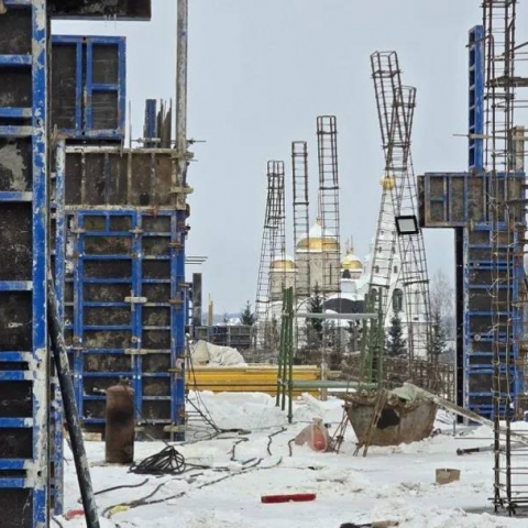 Новейшие трибуны и футуристичное поле: как сейчас выглядит стадион «Спартак» в Можайске