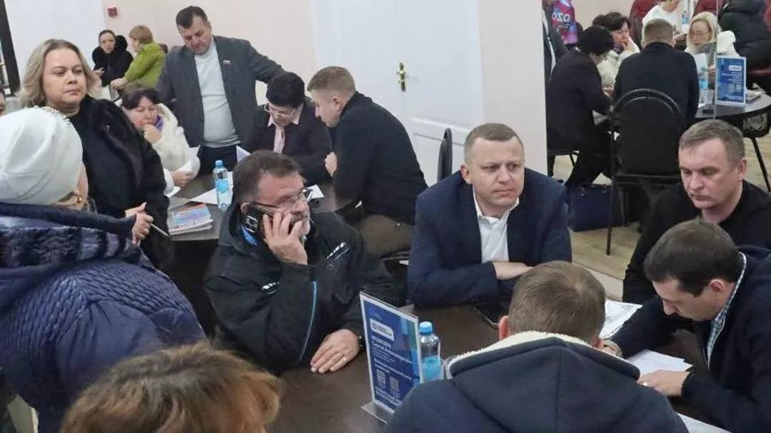 Диалог на выезде: ступинские власти обсудили с жителями сел дороги, свет и тепло