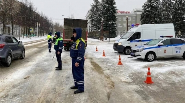 Поездки станут безопаснее: ГИБДД проверяет водителей автобусов в Ступине