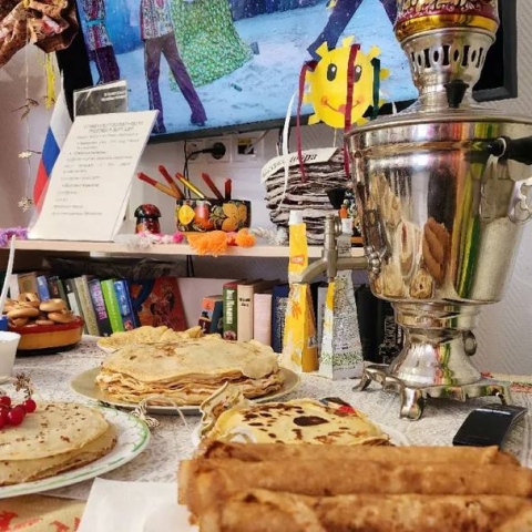 Блины, игры и огненное шоу: Широкая Масленица пройдет в КЦ «Журавушка»