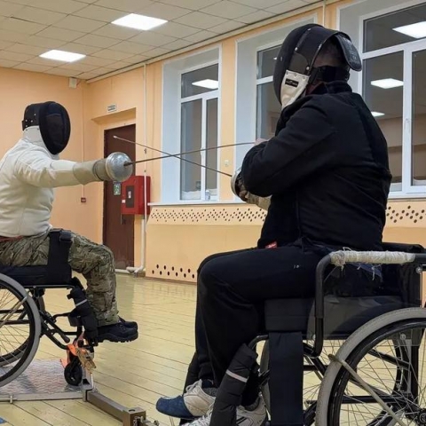 Коляска — не приговор: боевой офицер нашел свое призвание в паралимпийском фехтовании