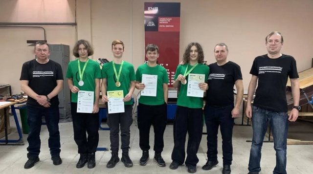 Четыре дня, макет крыши и железо: как школьник из Орехово-Зуева стал лучшим кровельщиком