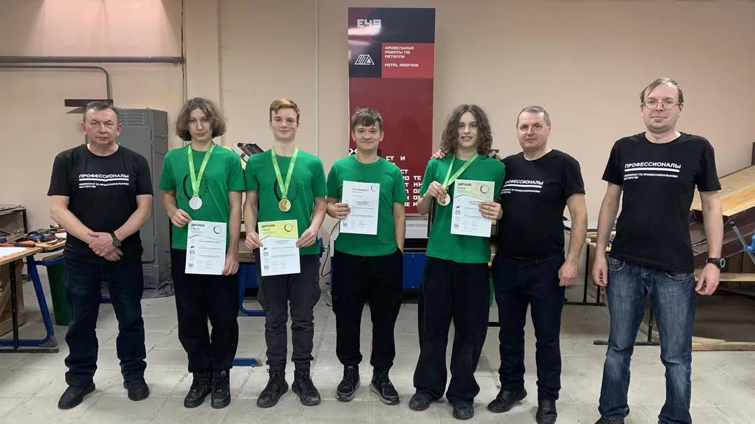 Четыре дня, макет крыши и железо: как школьник из Орехово-Зуева стал лучшим кровельщиком