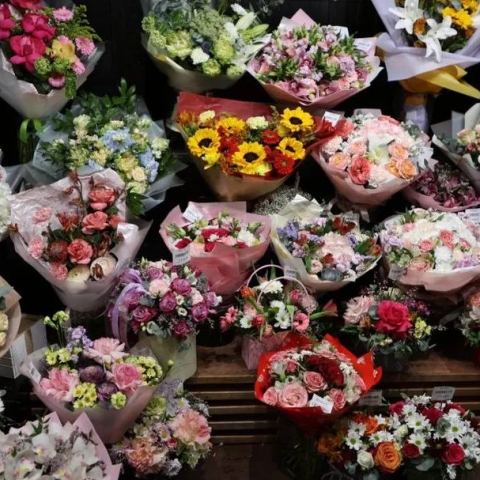 С 12:00 до ночи: парк «Ривьера» и кафе «Чебурашка» устроят мощнейший праздник в честь 8 Марта