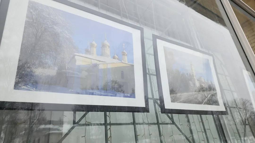 Фотографии храмов разместили в окнах Выставочного зала в Орехово-Зуеве