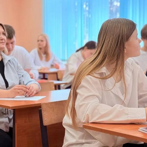 Родители ступинских школьников сели за парты и сдали ЕГЭ
