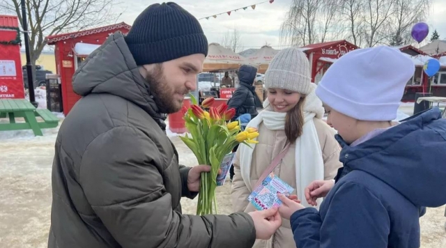 Поздравительные открытки будут раздавать прохожим 8 марта в Коломне и Озерах