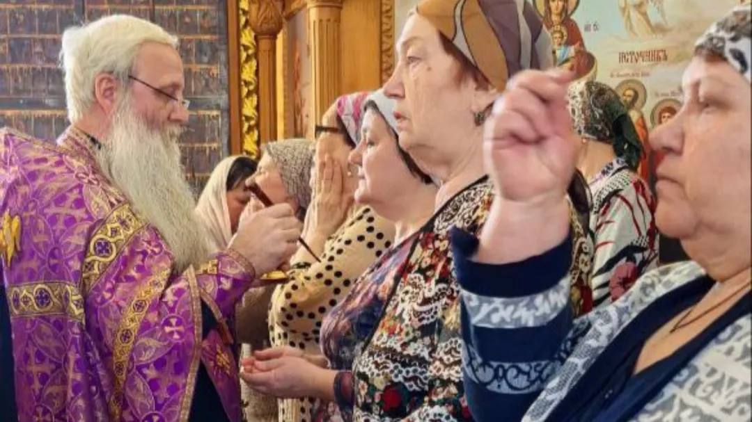 В Троицком храме села Низкое совершат Таинство Соборования