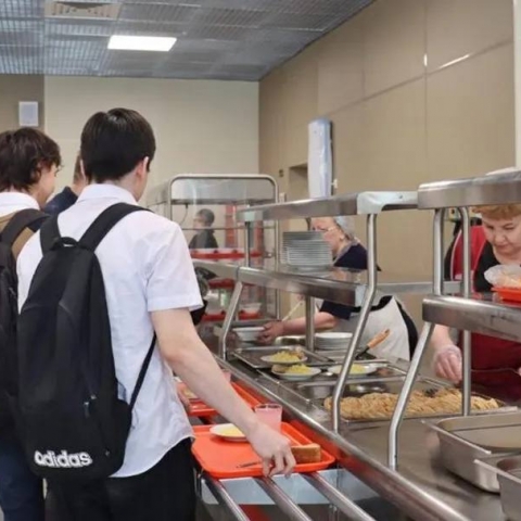 Сладости в тылу врага: институт по борьбе с ожирением внедряется в ступинские школы