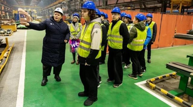 Более 100 школьников ознакомились с производством Демиховского завода