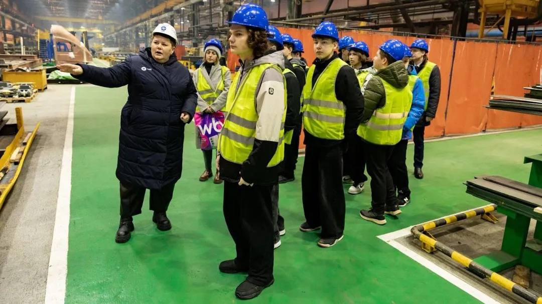 Более 100 школьников ознакомились с производством Демиховского завода