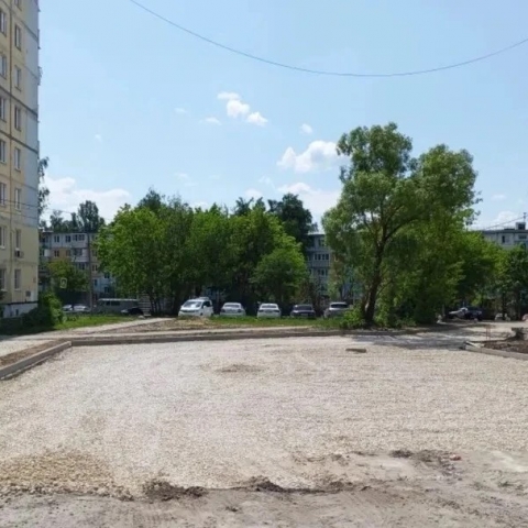 Новую парковку обустраивают за Центром внешкольной работы