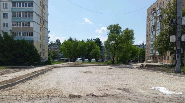 Новую парковку обустраивают за Центром внешкольной работы